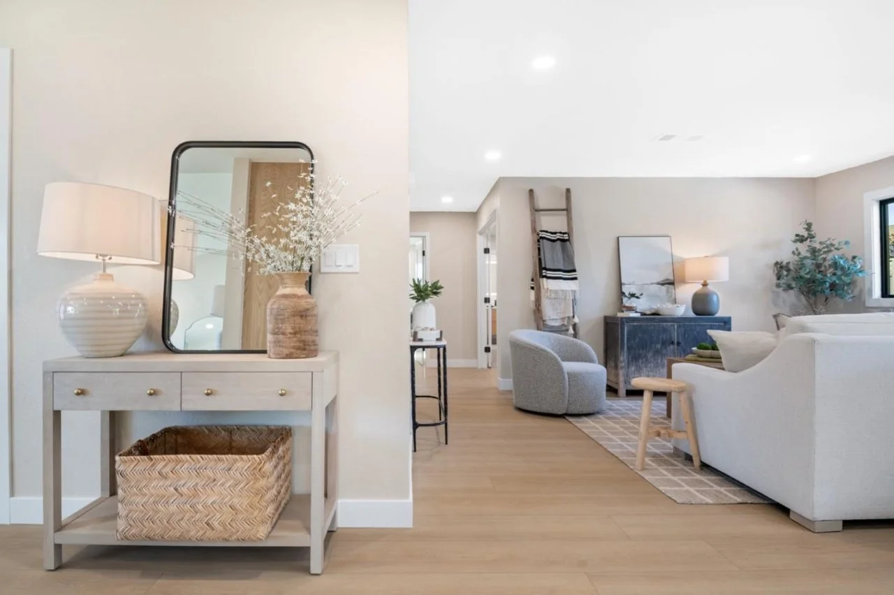 659 Meadow Creek Dr 010.jpg