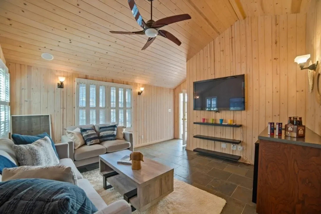 1842 University Ave 034.webp