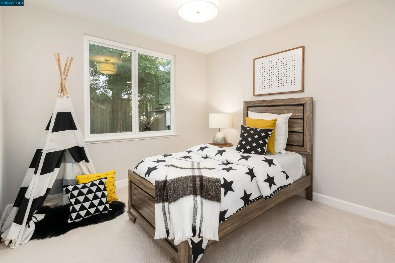 48 Longwood Ct 017.webp