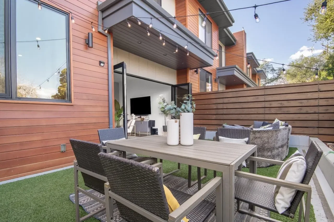 30 Roberts Rd 040.webp