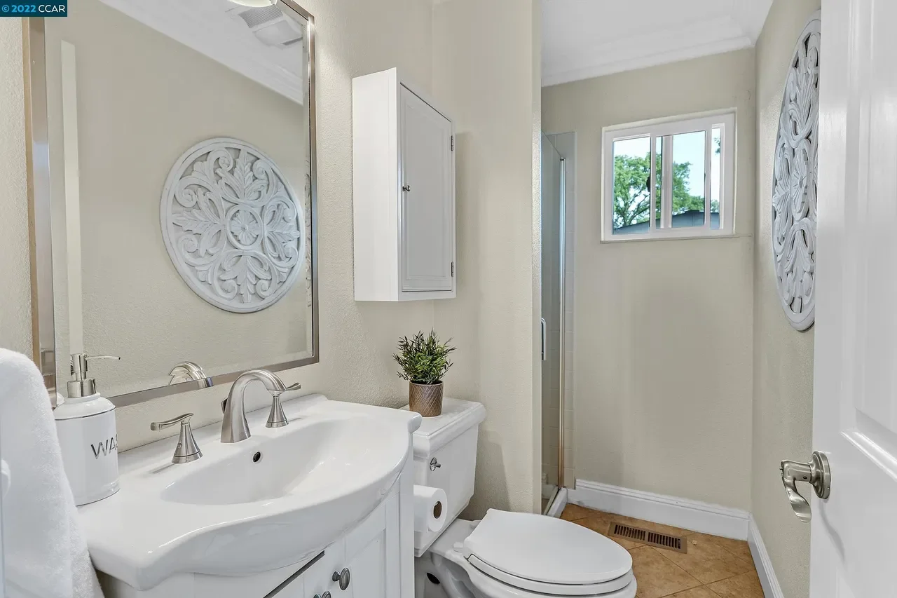 27 Nob Hill Dr 013.webp