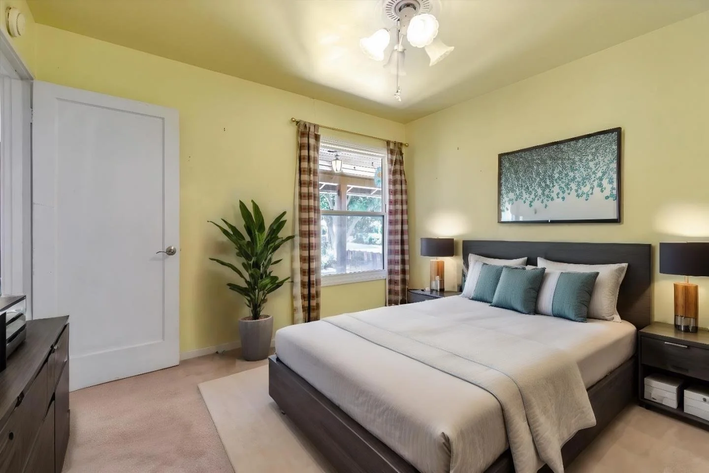 2070 Ricardo Dr 006.jpg