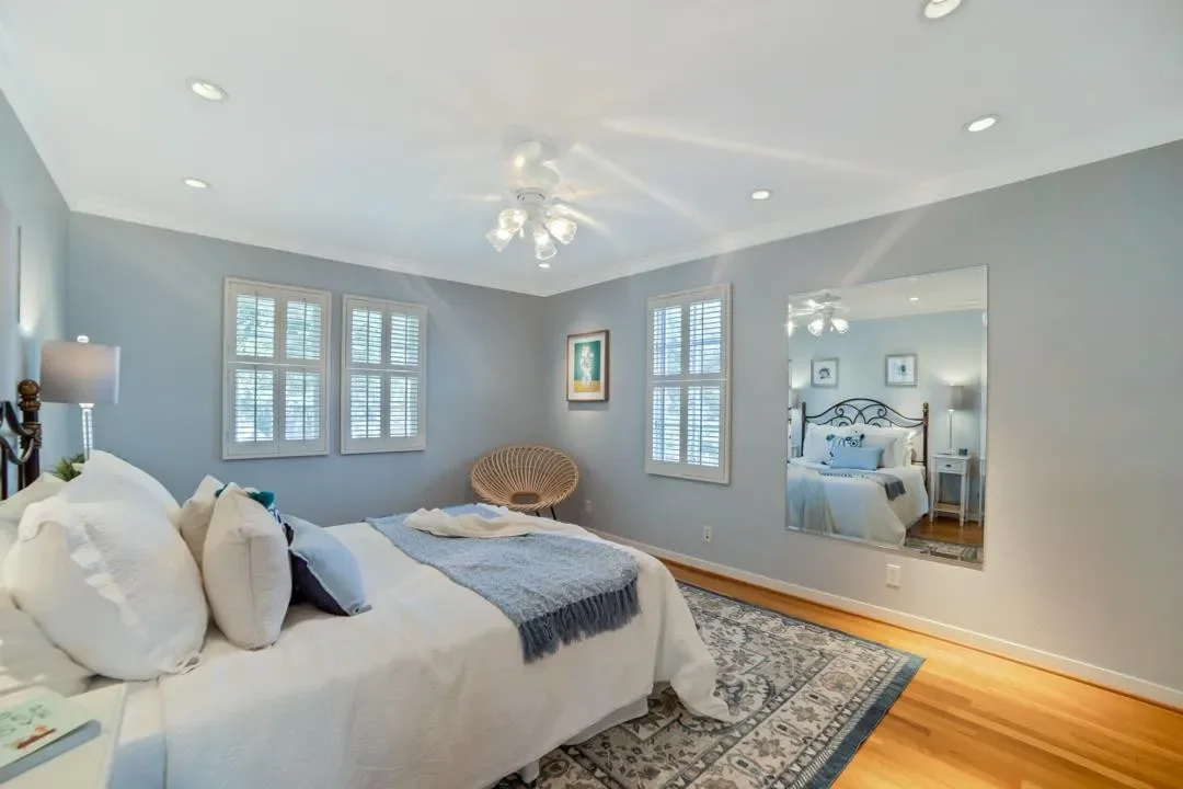 1842 University Ave 015.webp