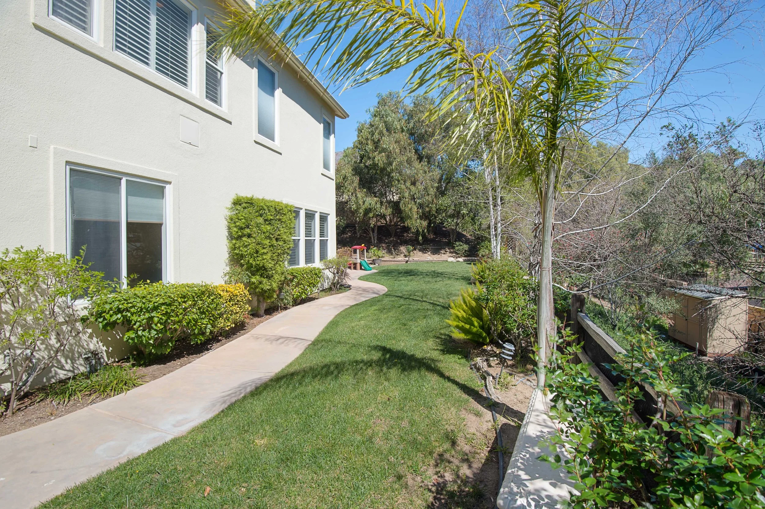 1068 N Country Club yd2.jpg