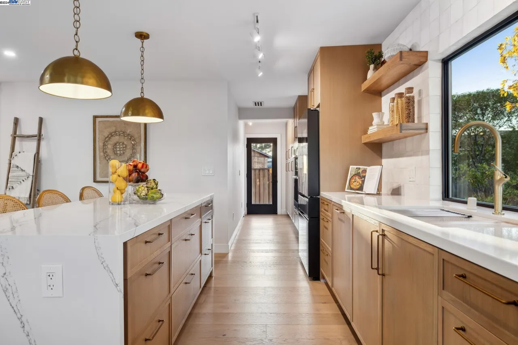 1733 Kelly St 007.png