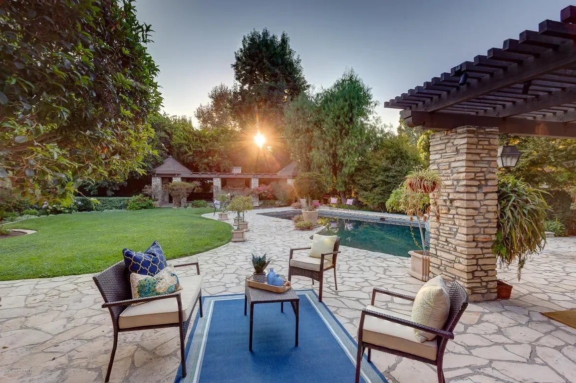 1351 Bedford Rd 027.webp