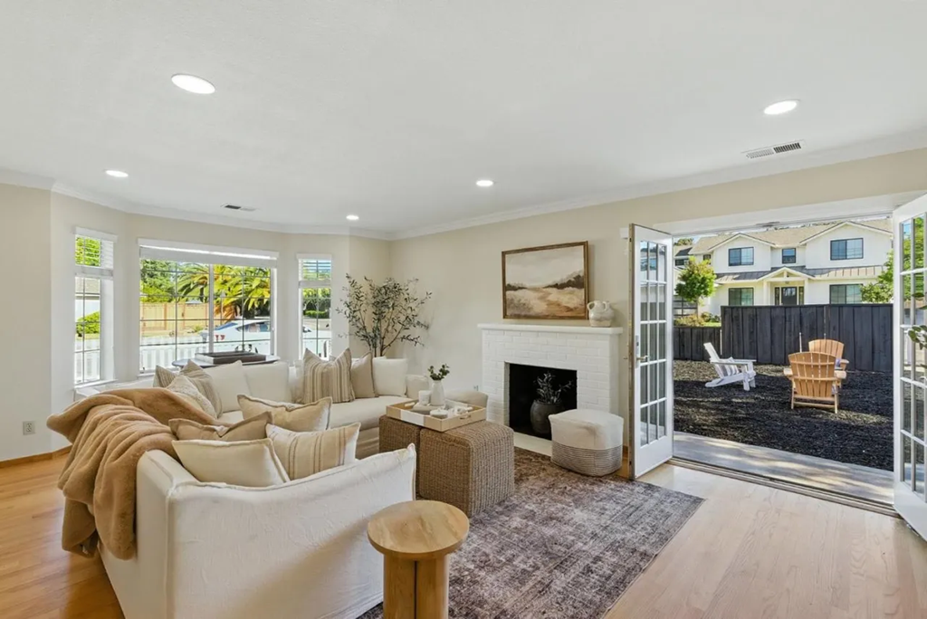 2188 Yorkshire Way 018.png