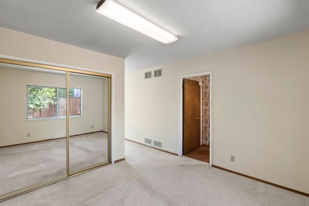 24401 Summerhill Ave 022.png