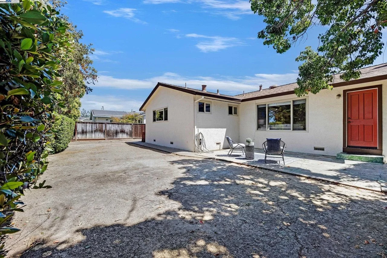 3962 Fordham Way 032.jpg