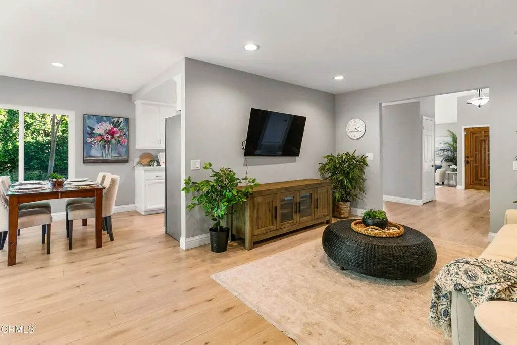 2217 Laurelwood Dr 006.webp