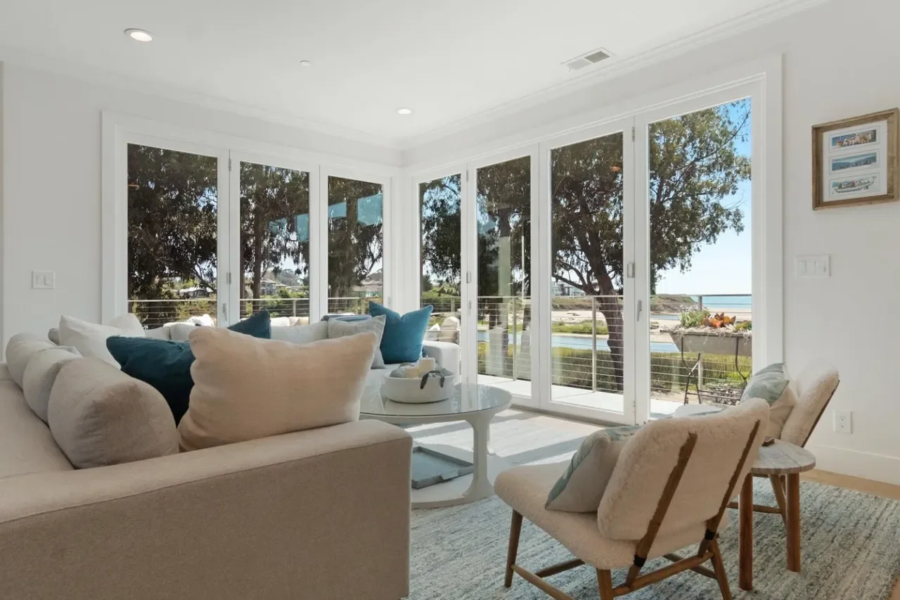 495 Coastview Dr 010.webp