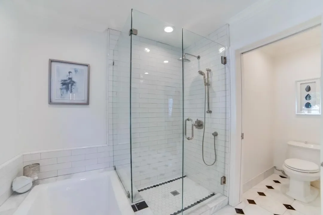 1842 University Ave 026.webp