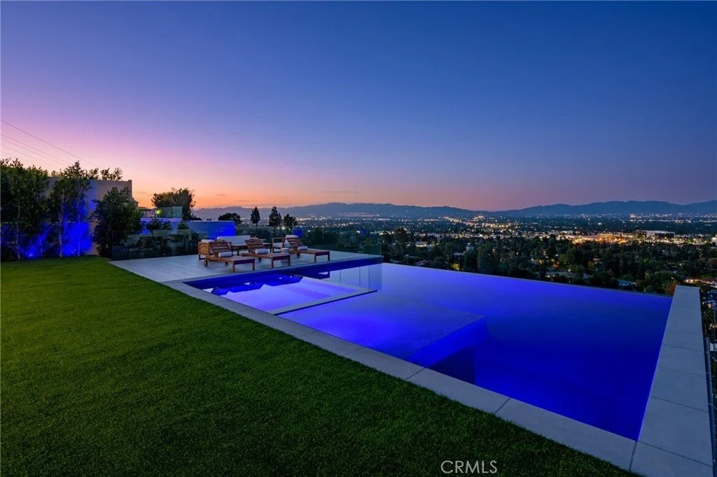 18807 Edleen Dr 052.jpg