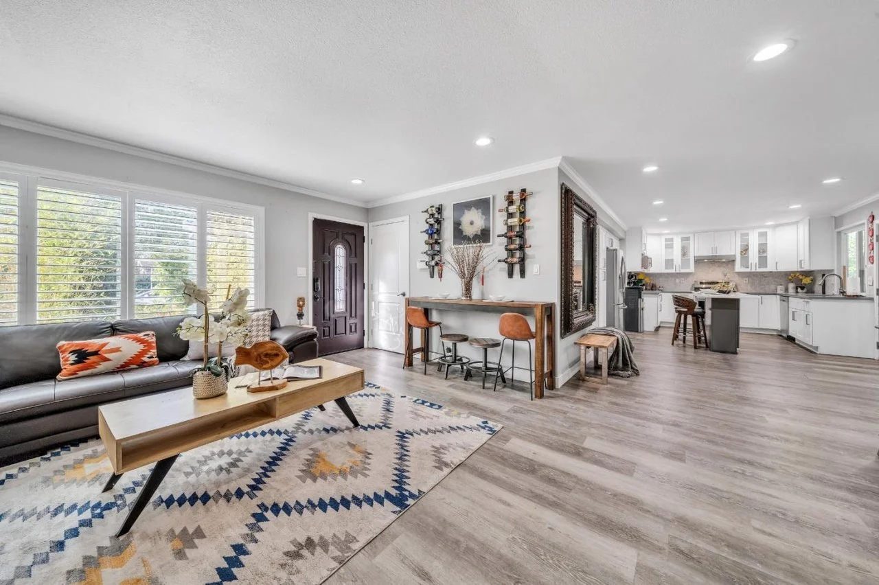 1192 Oakview Rd 004.jpg