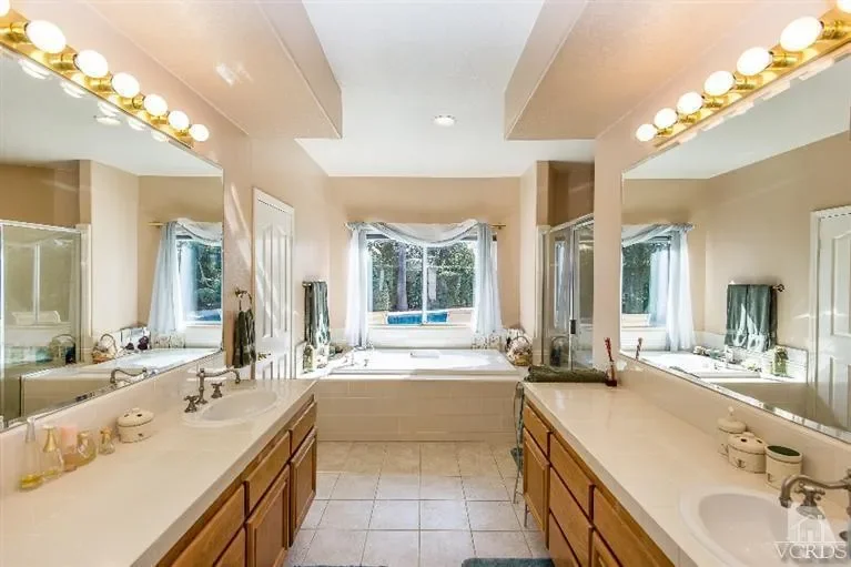 512 Meadowrun St 009.webp