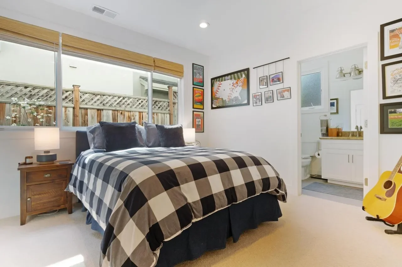 495 Coastview Dr 040.webp