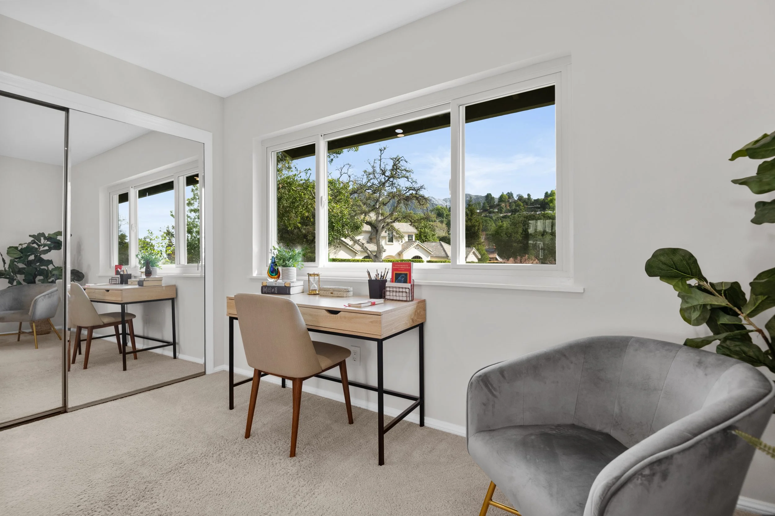 340 Santa Inez Way bed 5 copy.jpg