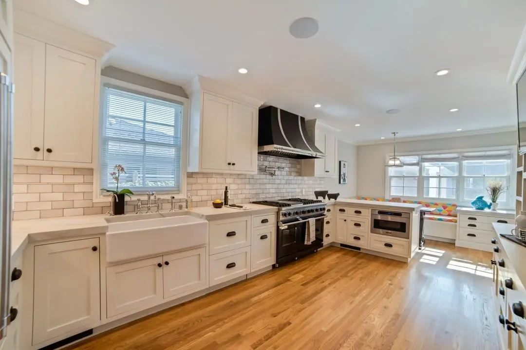 1842 University Ave 006.webp