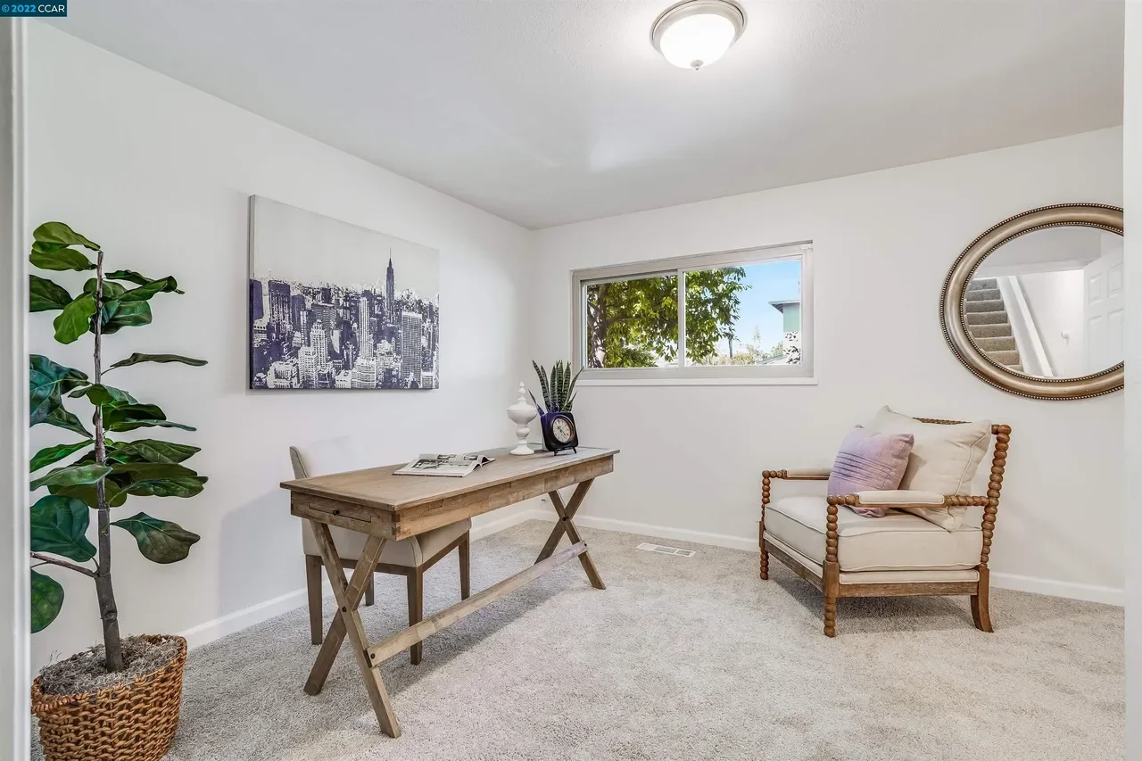 16640 Rolando Ave 044.webp