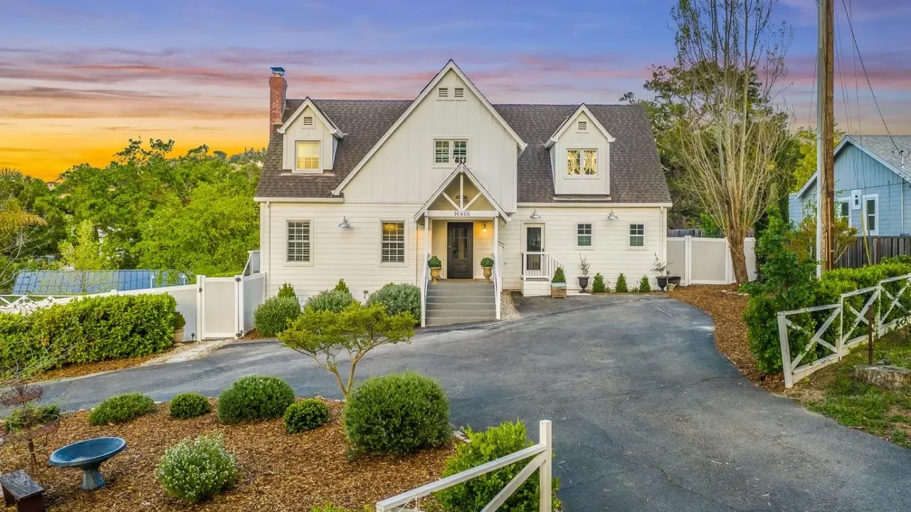 16466 Bonnie Ln 002.webp