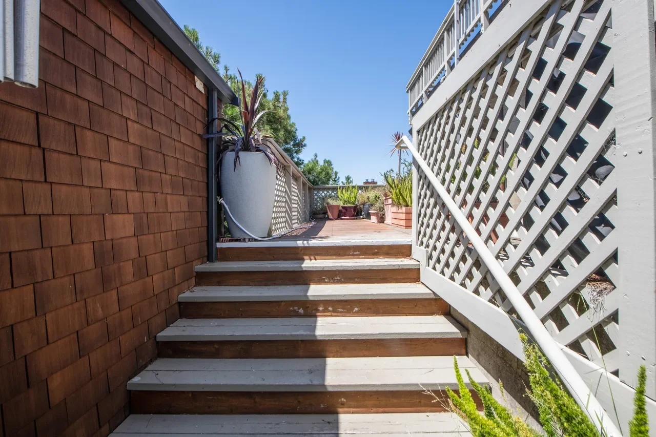 109 Headlands Ct 028.webp