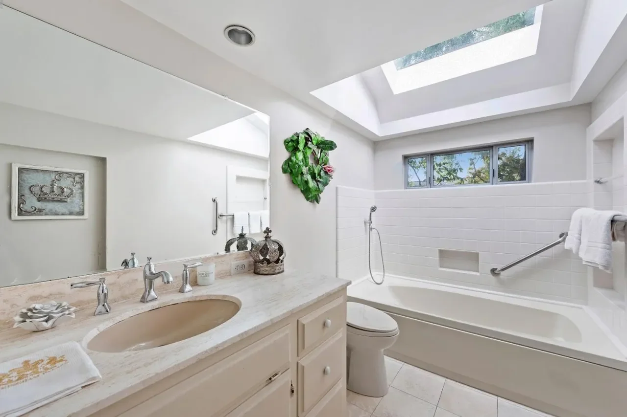 2319 Blueridge Ave 019.webp