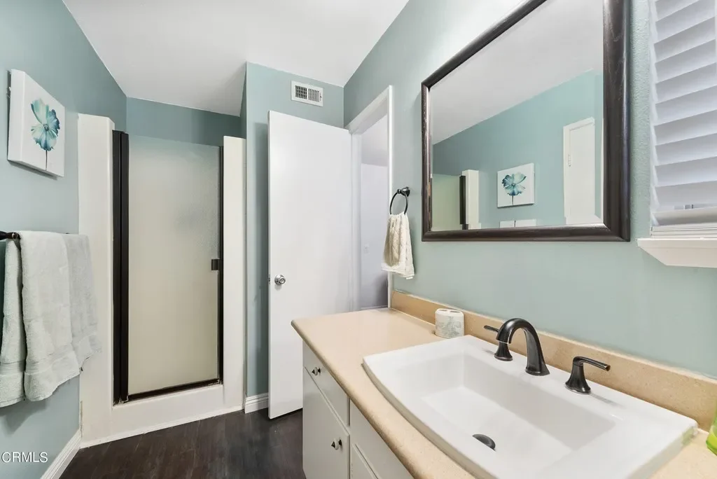 3090 Dwight Ave 023.webp