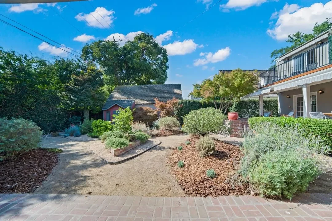 1842 University Ave 033.webp