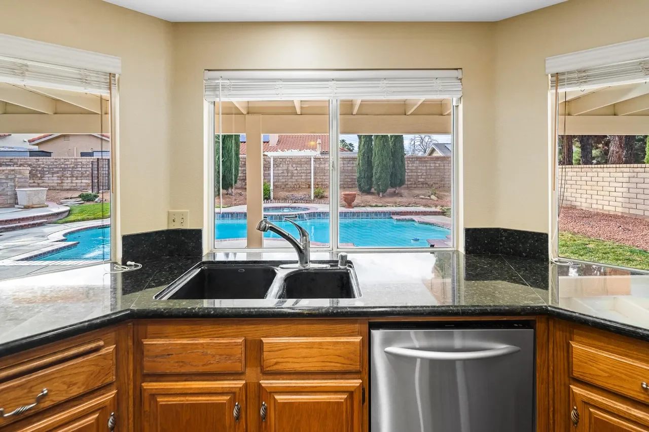 41245 Sequoia Ave 018.webp