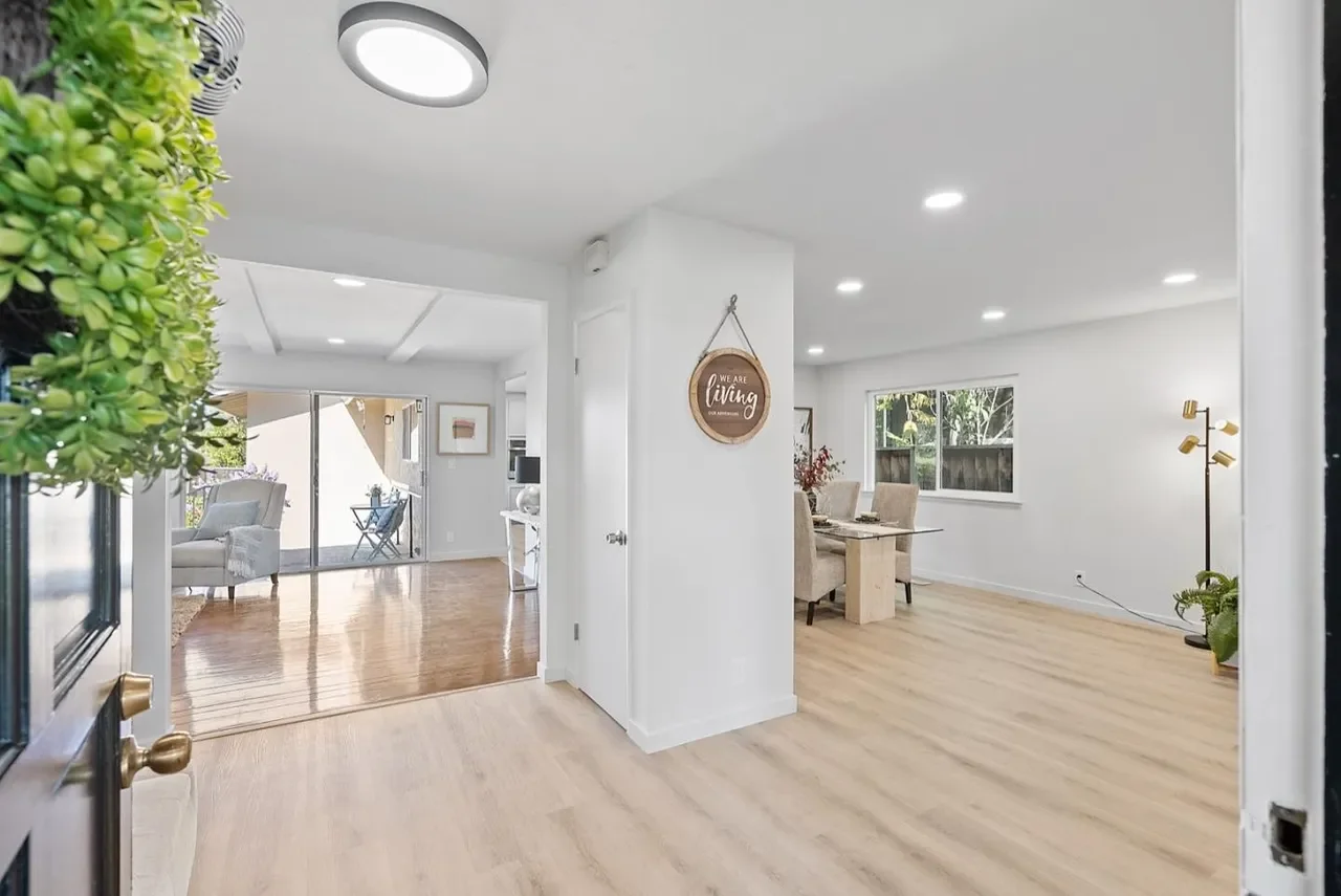 6672 Hampton Dr 004.webp