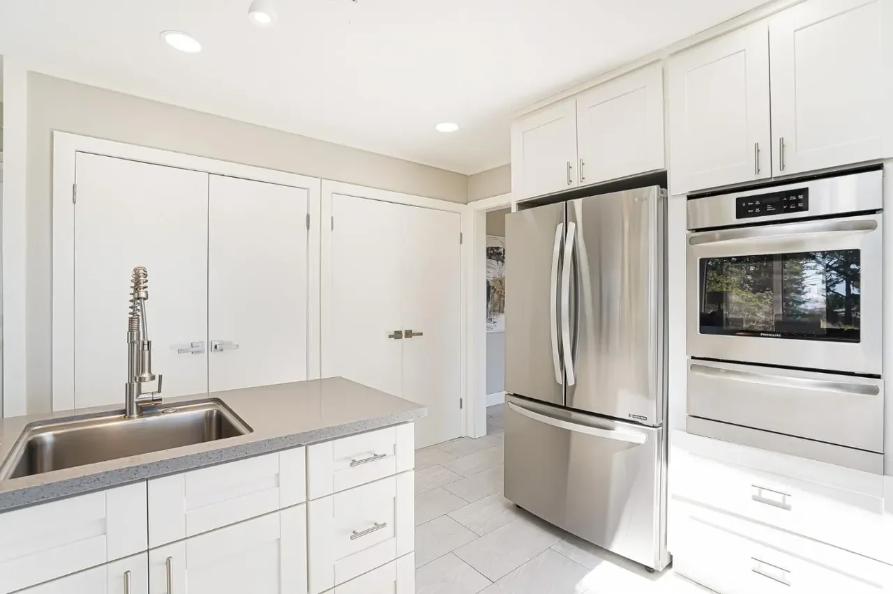 25075 Outlook Dr 019.webp