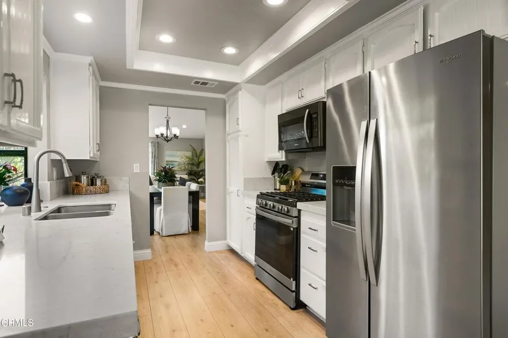 2217 Laurelwood Dr 009.webp