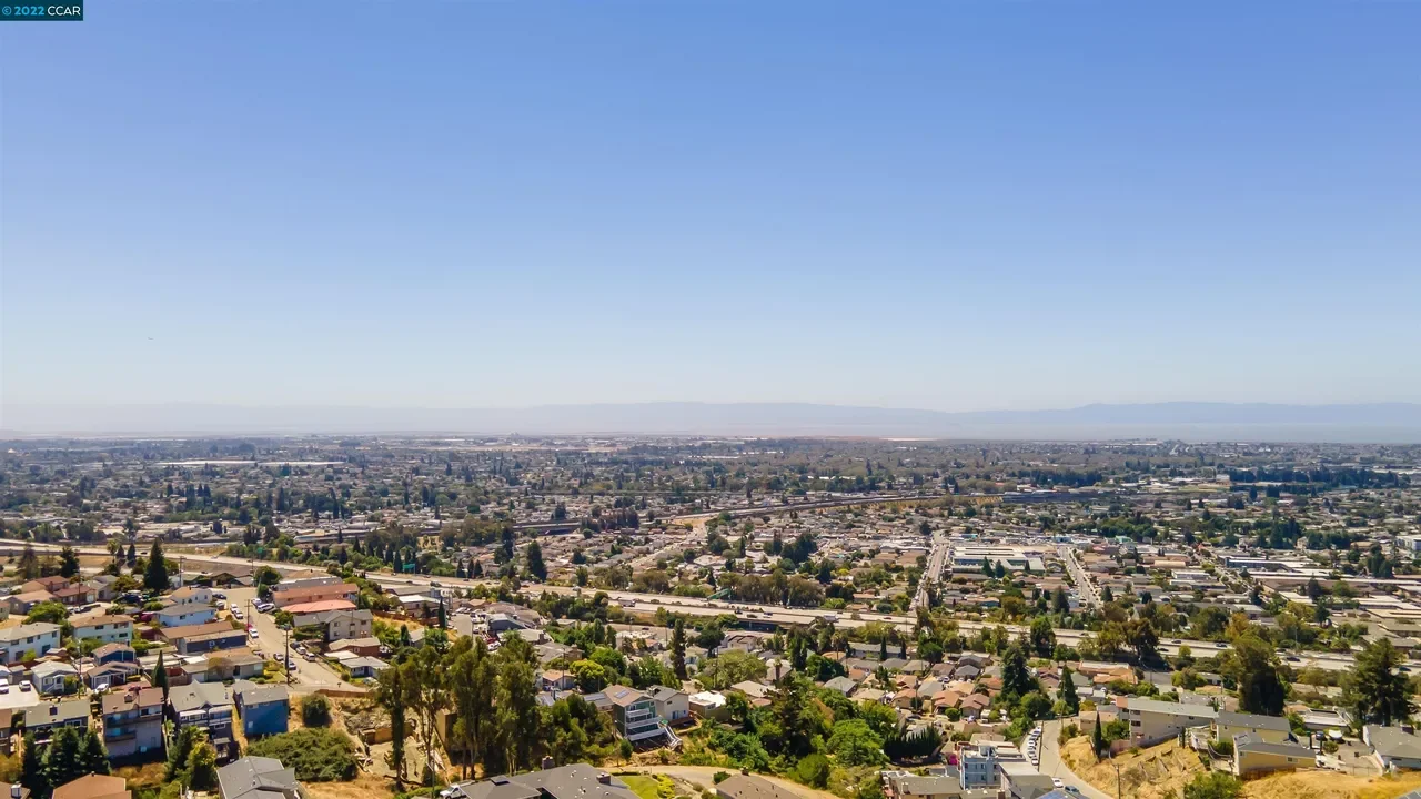 16640 Rolando Ave 052.webp