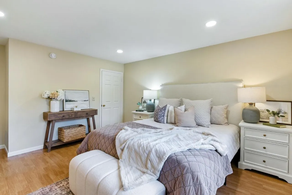 2188 Yorkshire Way 026.png