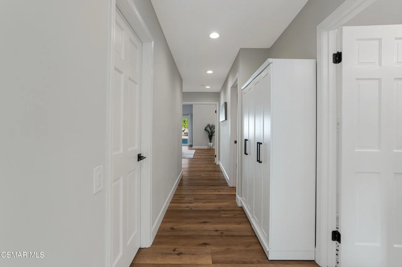 568 Bristol Ave 034.jpg