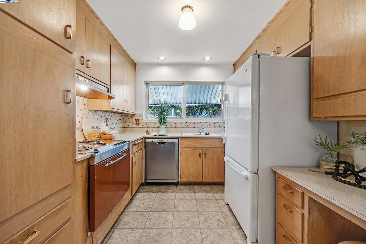 3962 Fordham Way 012.jpg