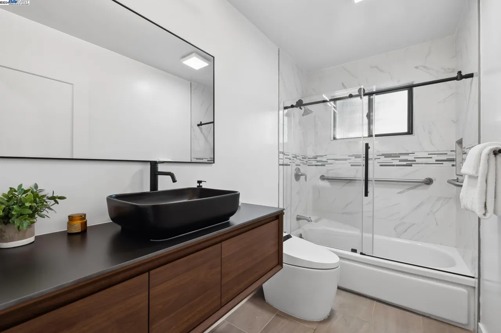 1733 Kelly St 017.png