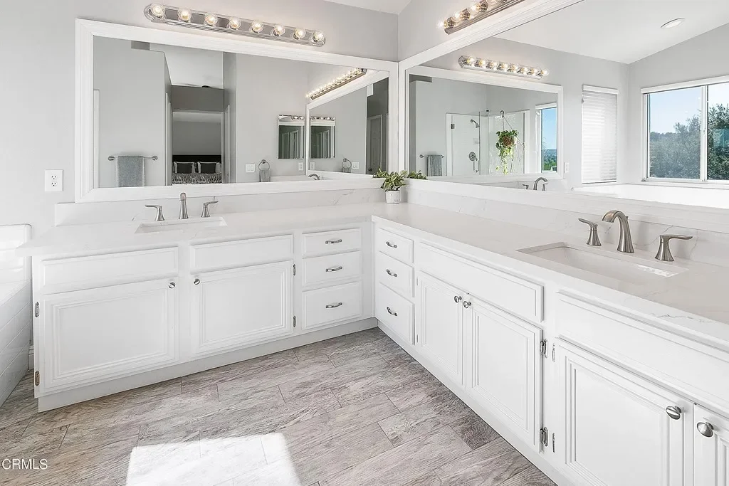 1628 Meadowglen Ct 028.webp