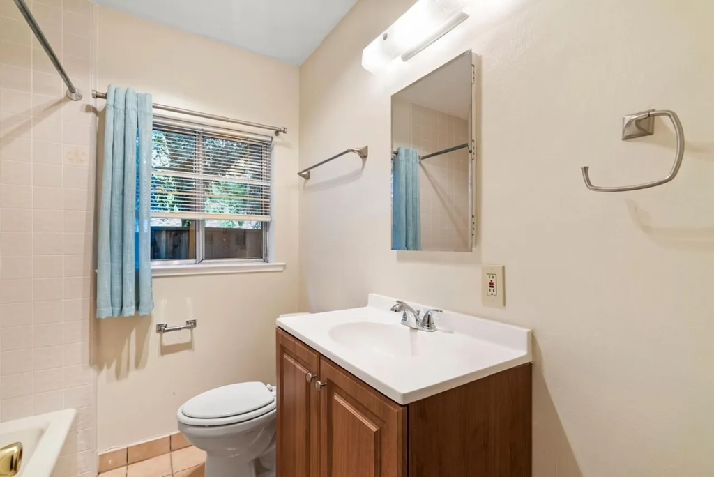 24401 Summerhill Ave 014.png