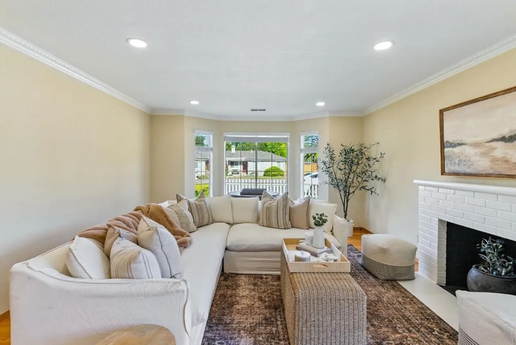 2188 Yorkshire Way 019.png