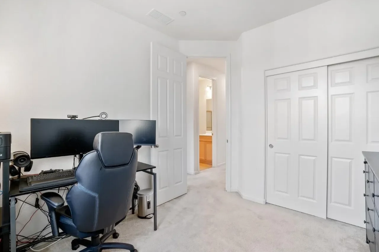 17982 Monterey St 022.webp