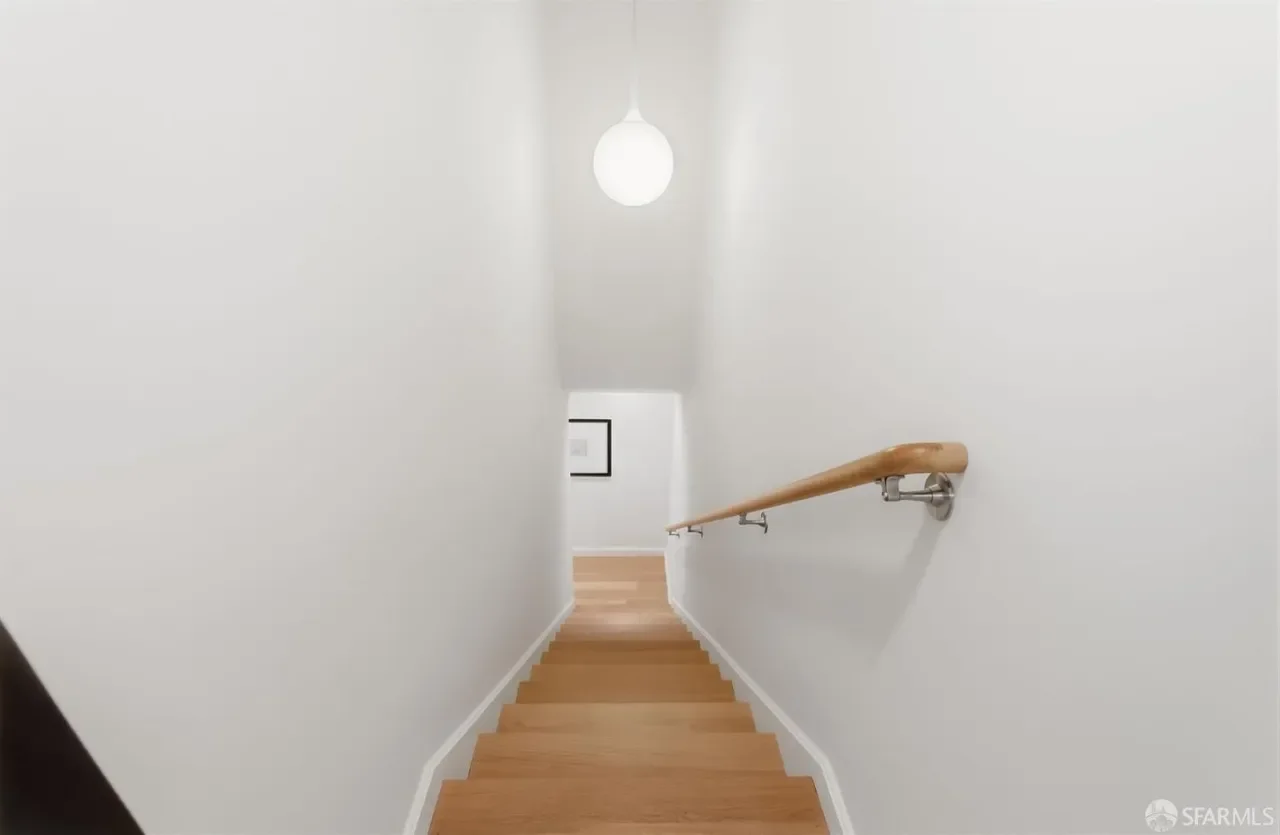 854 Capp St Unit 1 030.webp
