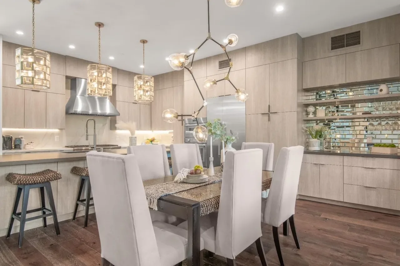 30 Roberts Rd 008.webp