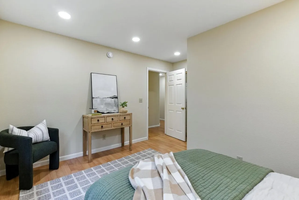 2188 Yorkshire Way 030.png