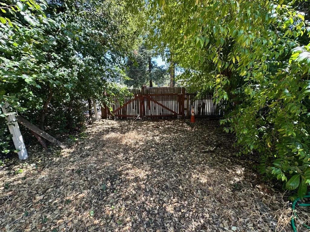 399 Hawthorne Ave 012.png