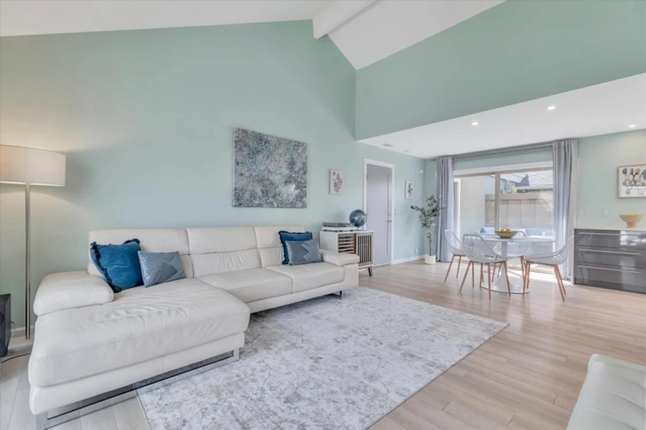 107 Escobar Ct 002.jpg