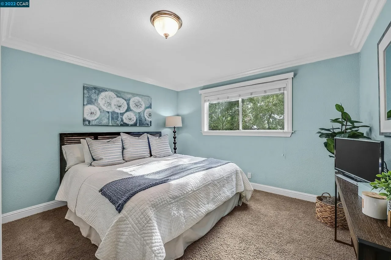 27 Nob Hill Dr 019.webp