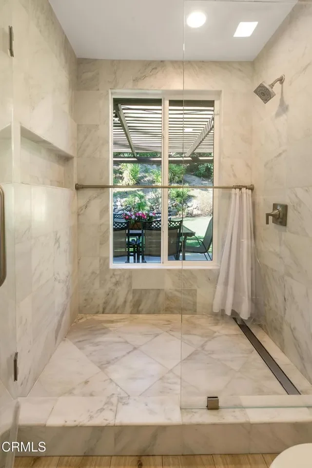 2217 Laurelwood Dr 020.webp