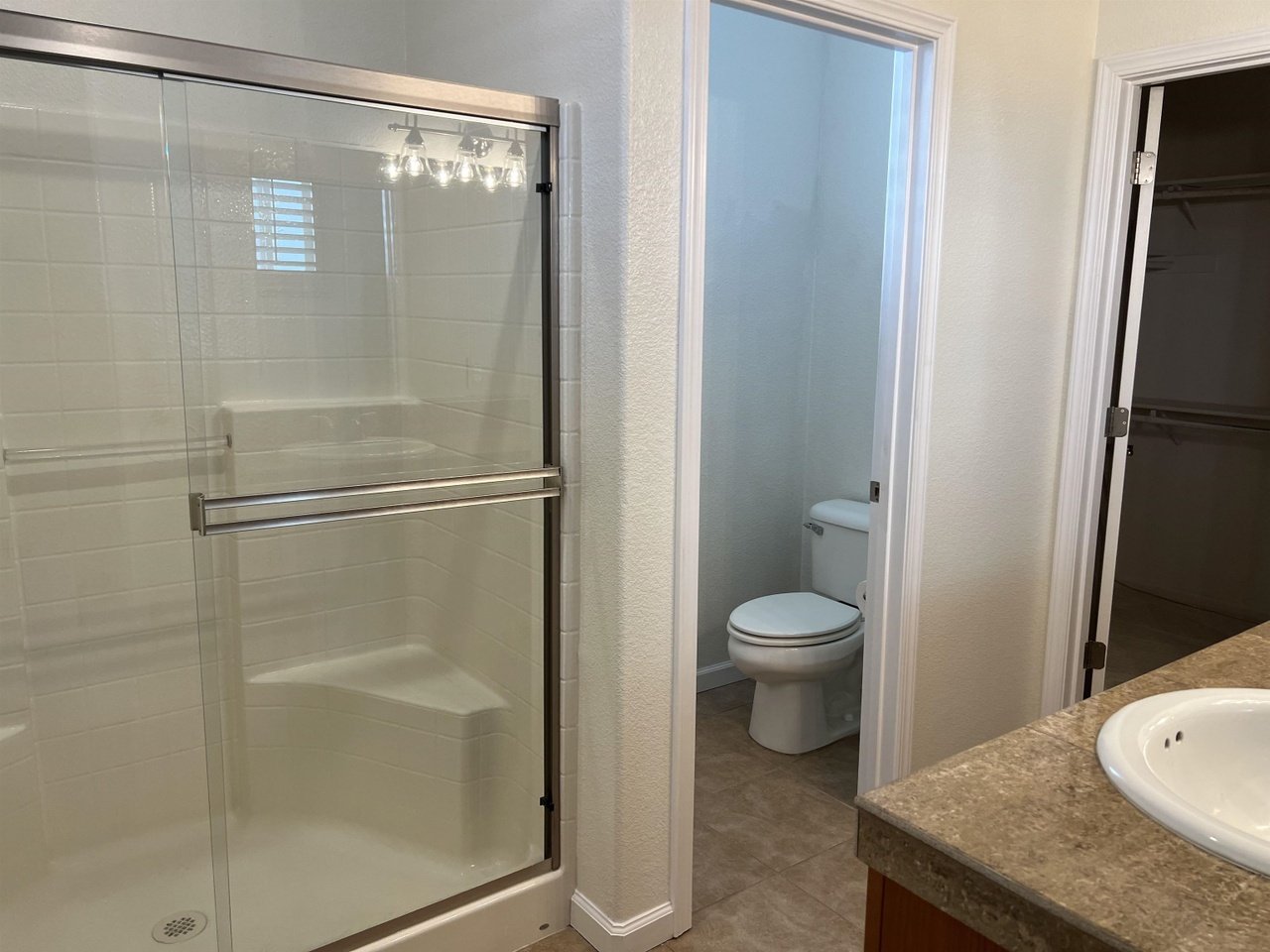 1112 Park West Dr 008.jpg