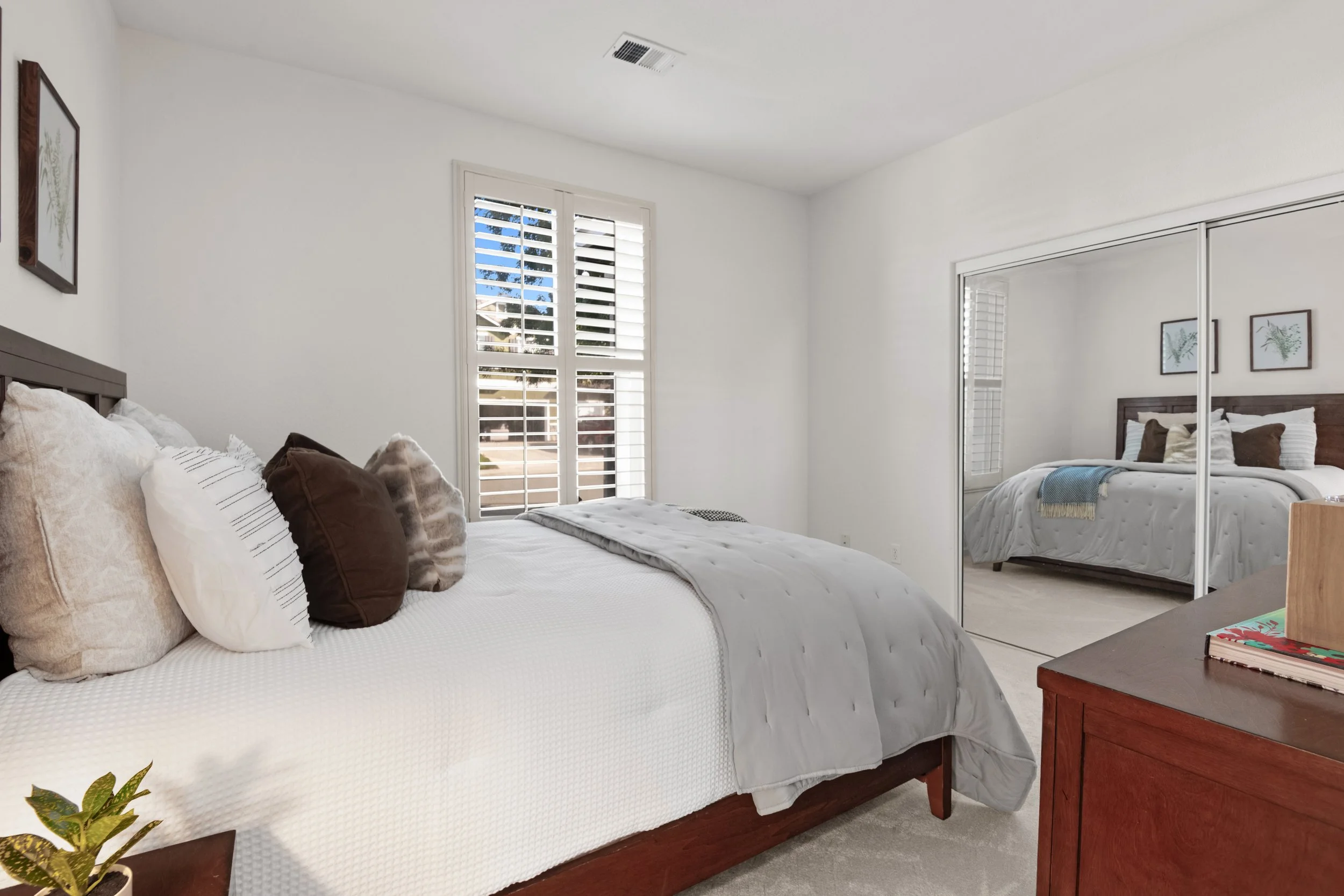 1112 Park West Dr bed 3 copy.jpg